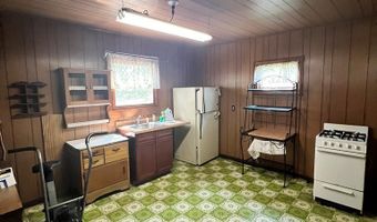 6730 E County Line Rd, Algoma, WI 54201