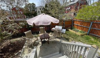 12 Callender Ave 1, Newport, RI 02840