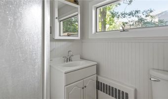 29 Cormier Rd, Lincoln, RI 02865