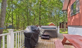 202 Thornberry Ln, Blakeslee, PA 18610