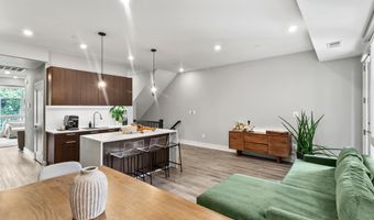 1102 S HIGHLAND St 3, Arlington, VA 22204
