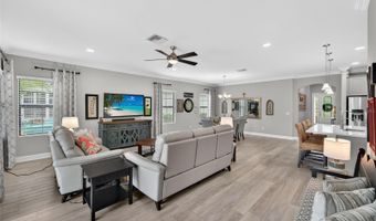 7020 OLD BENTON Dr, Apollo Beach, FL 33572