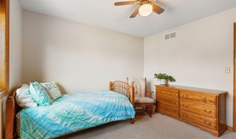 805 27th St SW, Austin, MN 55912