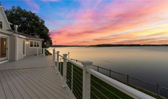 99 Boyce Ave, Barrington, RI 02806