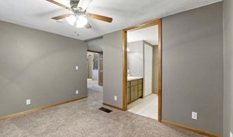 714 Hazel St, Auburn, IN 46706