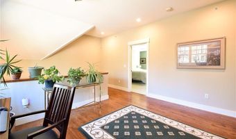 165 Lenihan Ln, East Greenwich, RI 02818