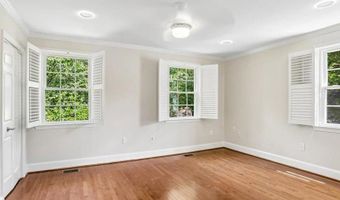 3217 SUTTON Pl NW A, Washington, DC 20016