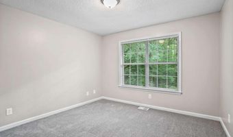 1027 Regency Dr, Acworth, GA 30102