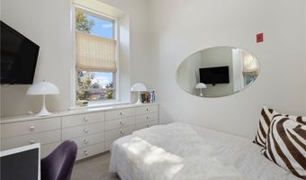 426 Spring St 101, Newport, RI 02840