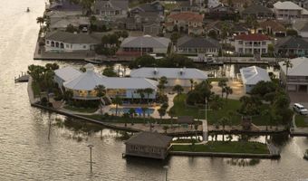140 BAY HARBOR Dr, Aransas Pass, TX 78336