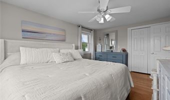 17 Belvedere St, Johnston, RI 02919