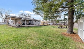 221 Windcliffe Dr, Ballwin, MO 63021