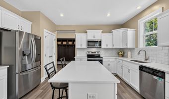 5816 Allerton Dr, Ames, IA 50014