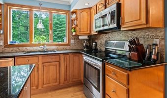 9 Santom St, Auburn, MA 01501