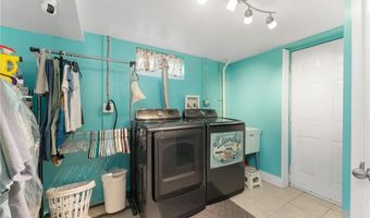 32 Waterman Ave, Johnston, RI 02919