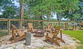 70 Dolphin Point Dr, Beaufort, SC 29907