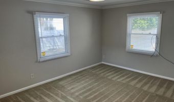 32 Idlewild Ln, Aberdeen, NJ 07747