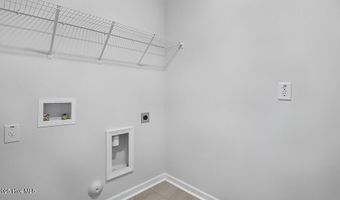 1049 Misty Creek Dr, Aberdeen, NC 28315