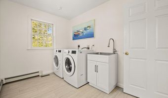 2 Boulder Rd, Bourne, MA 02532