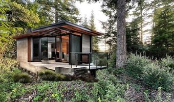 12 Th Ct, Bandon, OR 97411