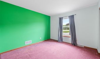 6025 RANDAL Ln, Caledonia, WI 53402