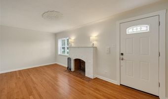 9850 Coventry Ln, Affton, MO 63123