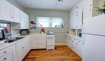 107 E 7th Ave, Arkansas City, KS 67005