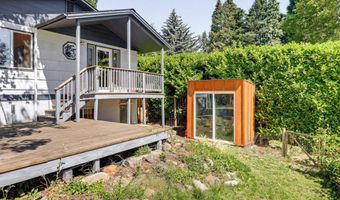 840 Harmony Ln, Ashland, OR 97520