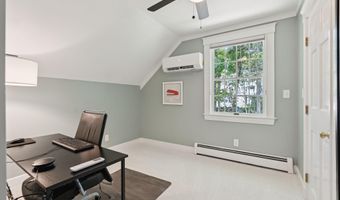 4 Victoria Ln, Falmouth, ME 04105
