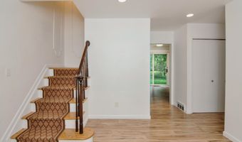 3187 Plymouth Rd Rd, Ann Arbor, MI 48105