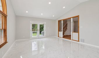 16 PARK Dr, Bellmawr, NJ 08031