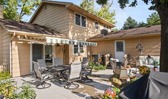 110 10th Ave NW, Altoona, IA 50009