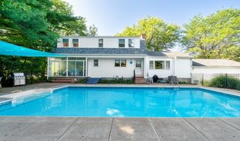 16 Iron Gate Ln, Cromwell, CT 06416