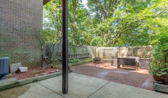 4932 SAUQUOIT Ln, Annandale, VA 22003