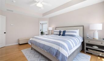 61 Schooner Cove Ln, Narragansett, RI 02882