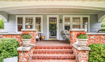 93 Meeting House Ln, Amagansett, NY 11930