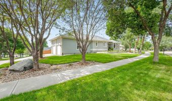 417 E Meadowlark Cir, Brandon, SD 57005