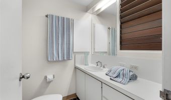 1789 Laukahi St, Honolulu, HI 96821