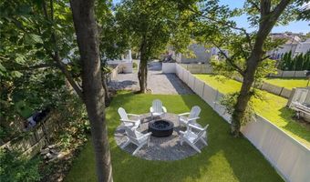 7 Sheffield Ave, Newport, RI 02840