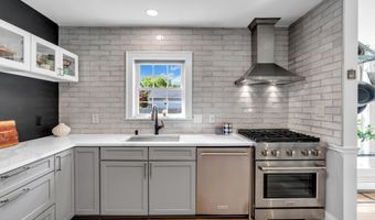 109 Capstan Ave, Beachwood, NJ 08722