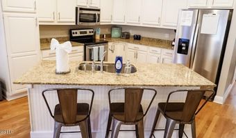 183 Mcdonnell Ave 304, Biloxi, MS 39531