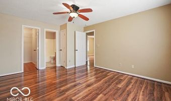 547 Deer Trail Dr, Indianapolis, IN 46217