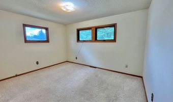 101 7th Ave NW, Bowman, ND 58623