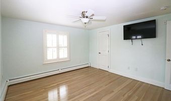 249 Tuckerman Ave 2, Middletown, RI 02842