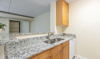 75 S REYNOLDS St 318, Alexandria, VA 22304