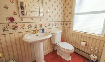 109 Sahagian Rd, Belgrade, ME 04917
