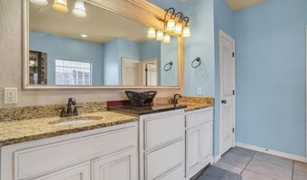 3808 Heritage Trl, Altus, OK 73521