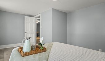 29 W Main St, Amboy, IL 61310