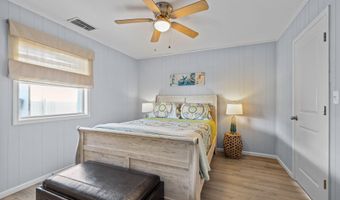 205 Barefoot Ln, Atlantic Beach, NC 28512