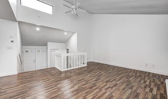 5097 Vantage Point Rd B 2, Avon, IN 46123